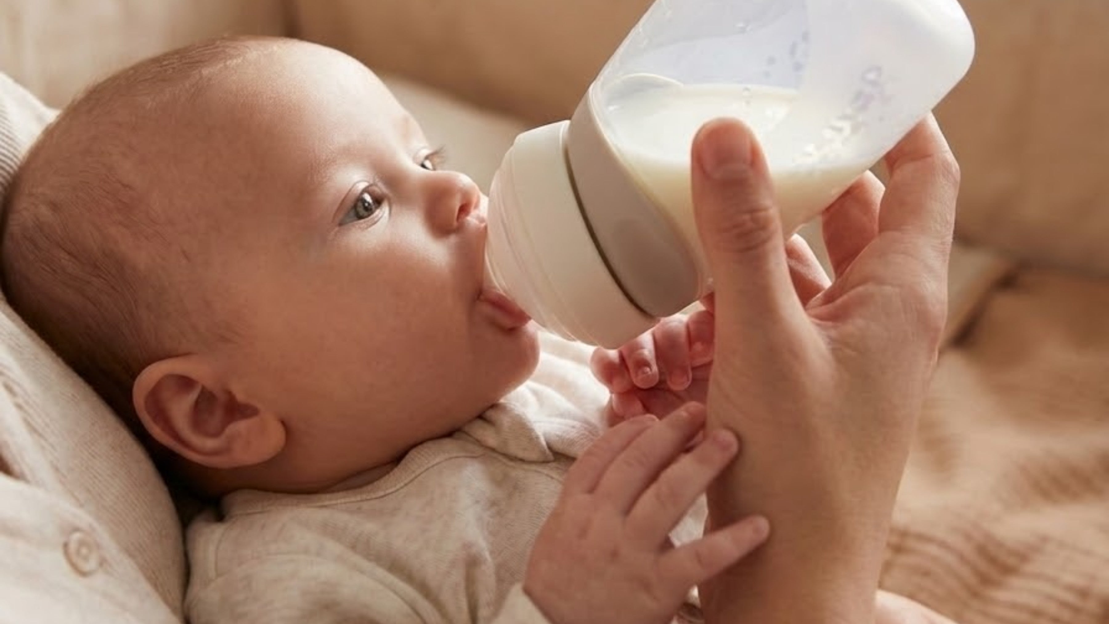 Choosing a Silicone Feeding Bottle for Breastfed Infants: Key Considerations