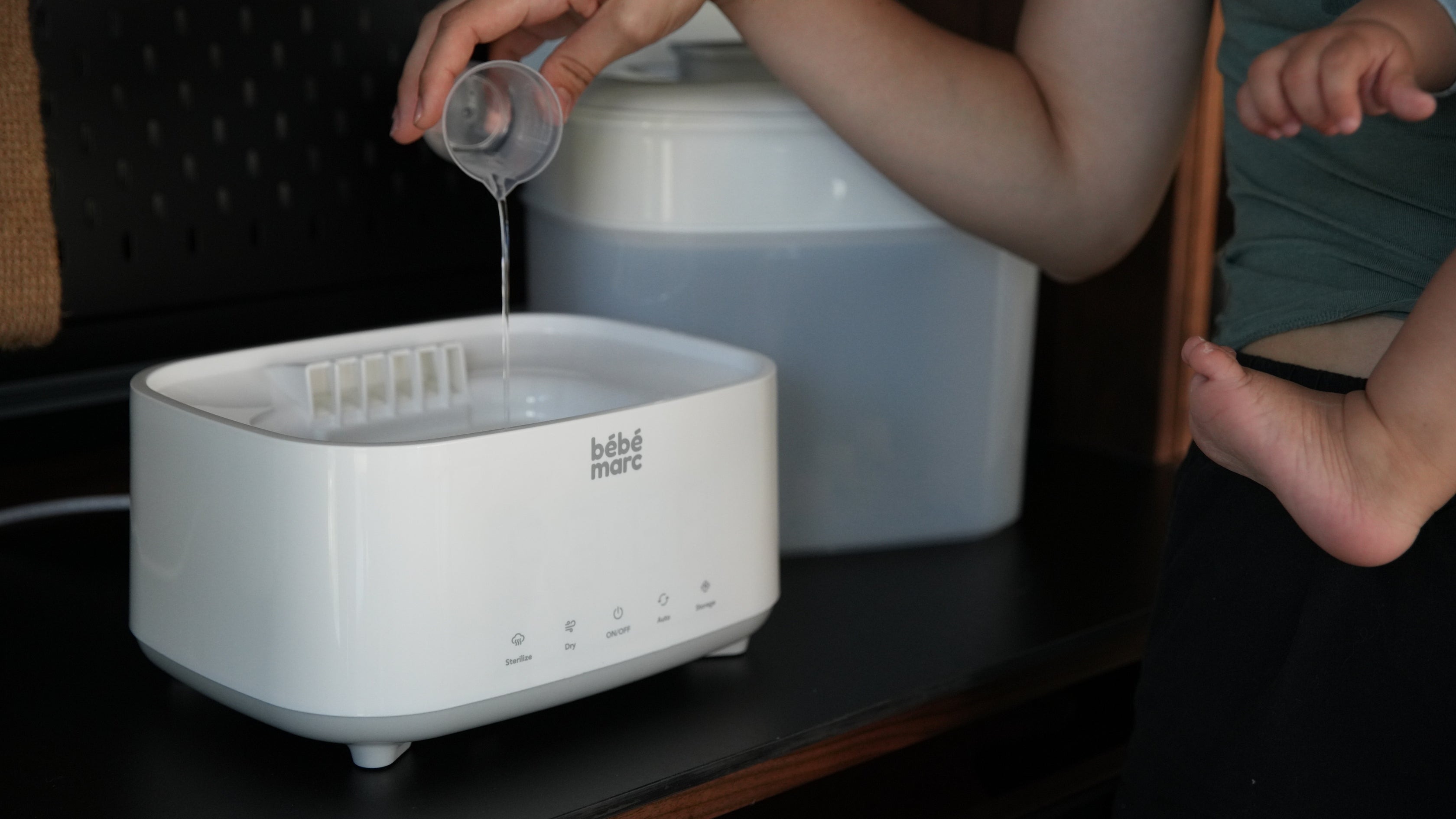 Advantages of Using a Silicone Angled Feeding Bottle for Newborns
